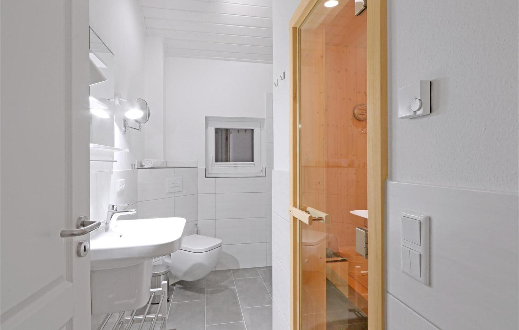 3 Bedroom Stunning Home In Krems Ii-Warderbrueck Gols المظهر الخارجي الصورة